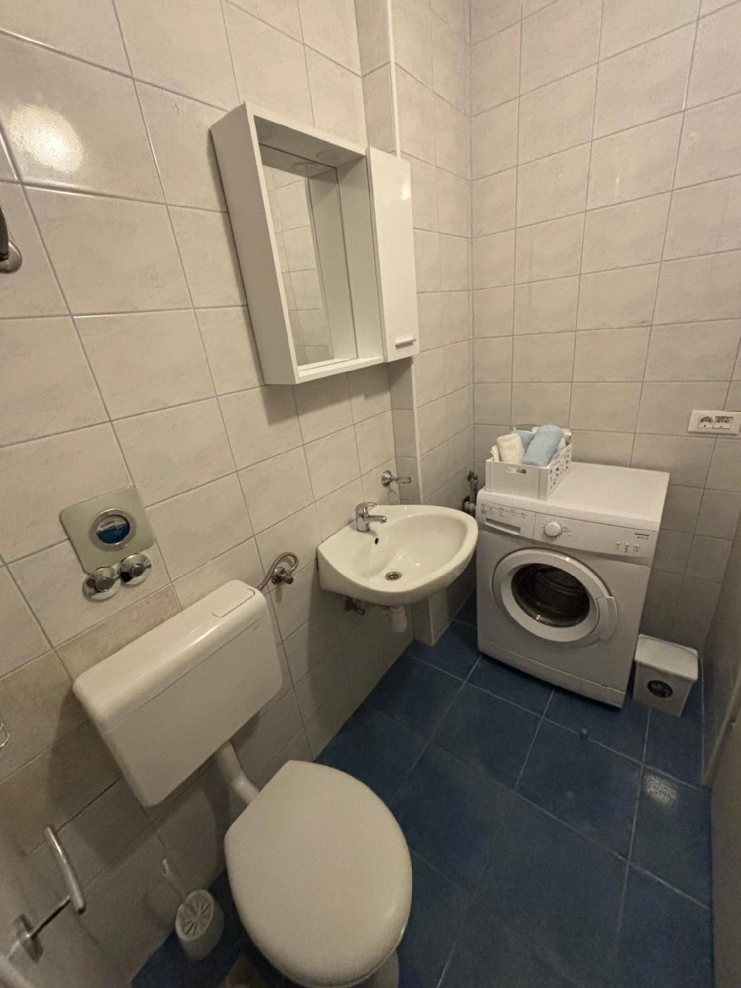 Apartmani Vela Макарська Екстер'єр фото