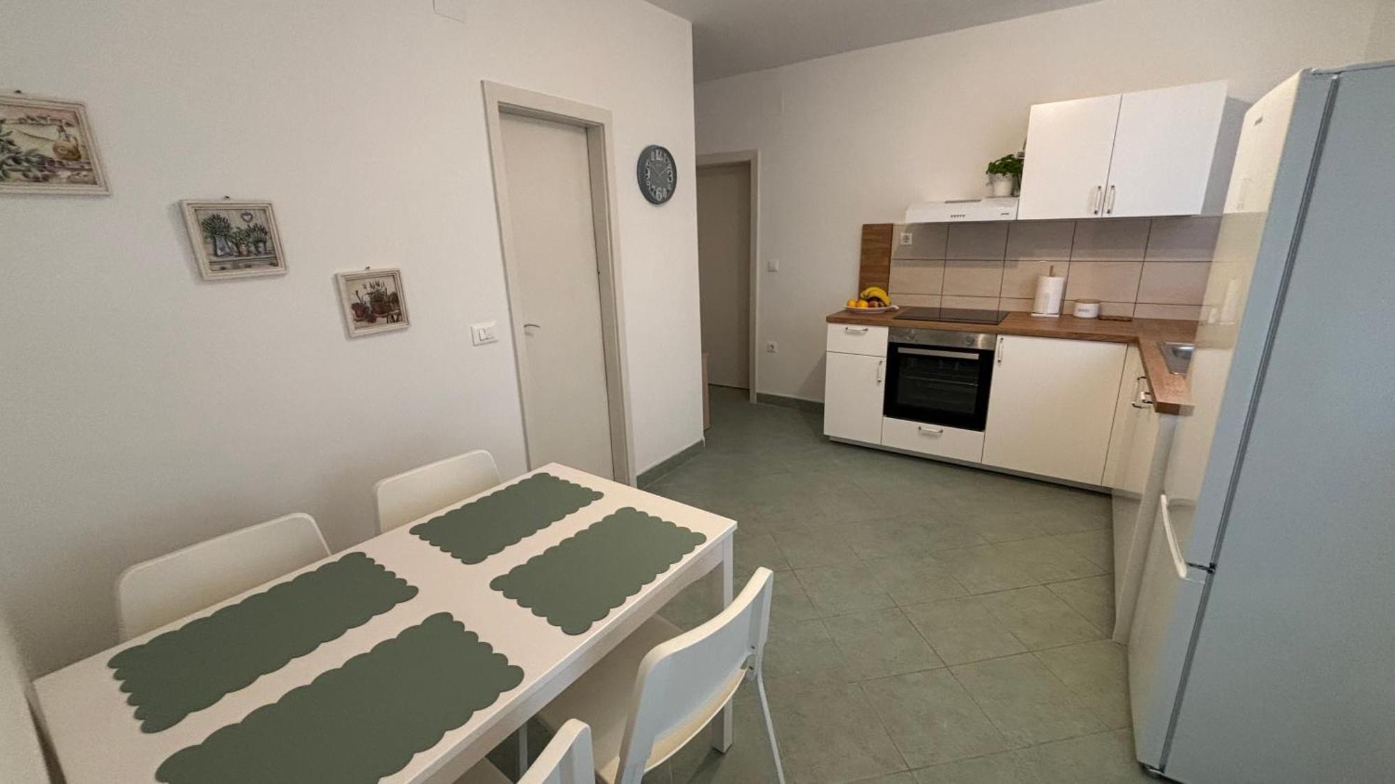 Apartmani Vela Макарська Екстер'єр фото